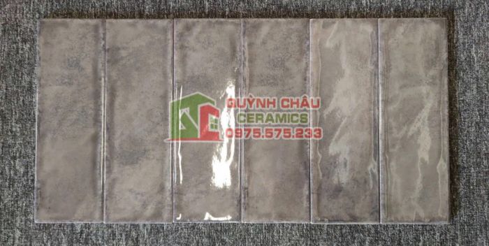 Gạch thẻ gợn sóng 10x30 men hiệu ứng xám giả cổ 