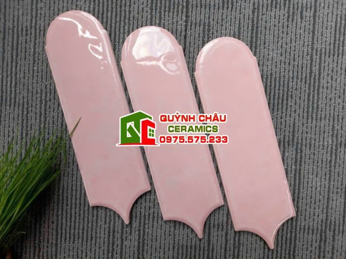 Gạch thẻ lông vũ màu hồng nhạt gợn sóng