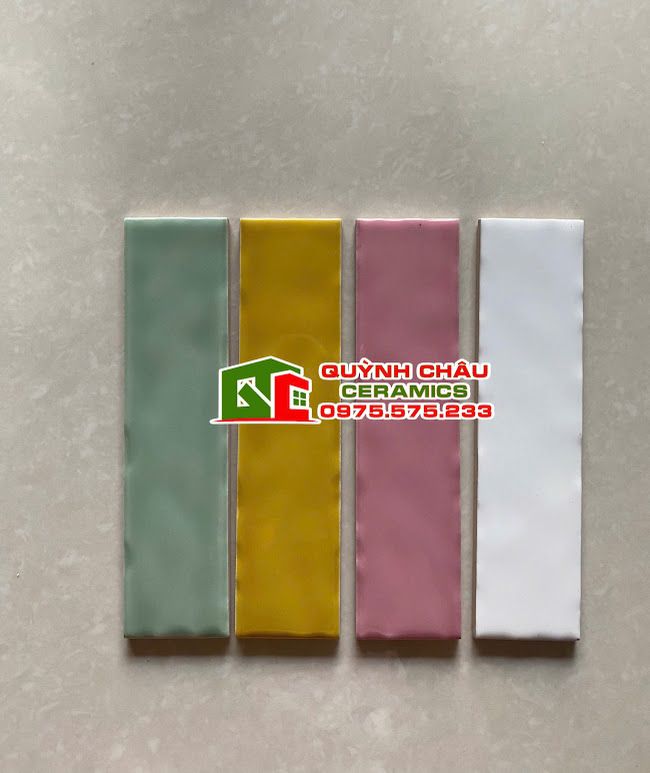 Gạch thẻ ốp tường bóng 5x20 trắng gợn sóng