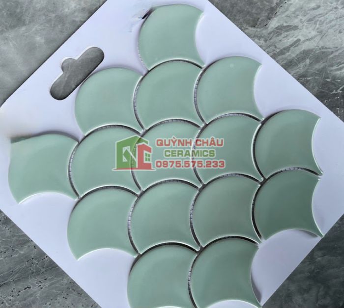 Gạch mosaic gốm vảy cá màu xanh nhạt