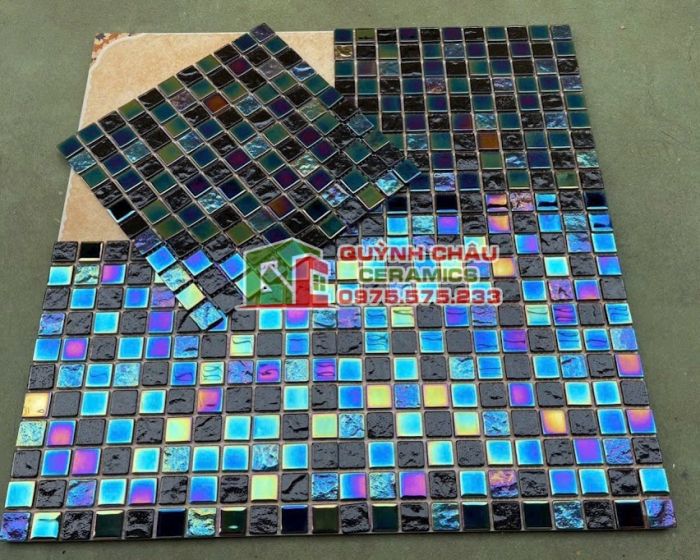 Gạch mosaic thuỷ tinh mix trộn màu sang trọng