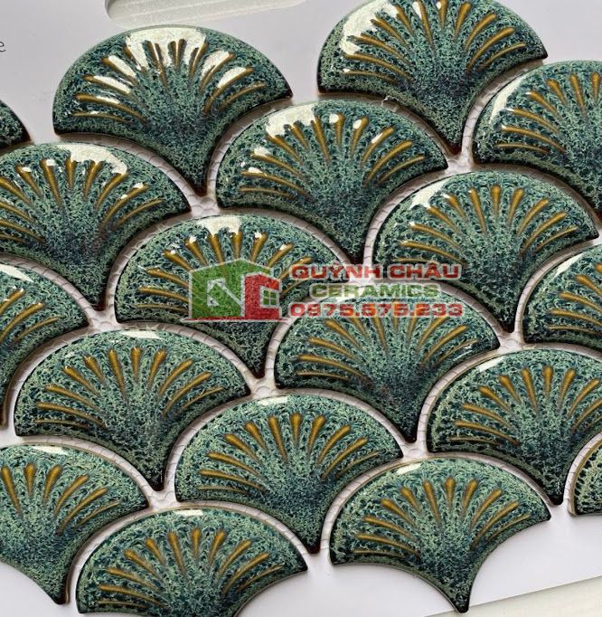 Gạch mosaic vảy cá xanh rêu gốm men rạn hiệu ứng lồi