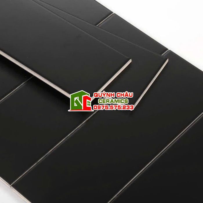 Gạch thẻ 10x30cm men màu đen mờ