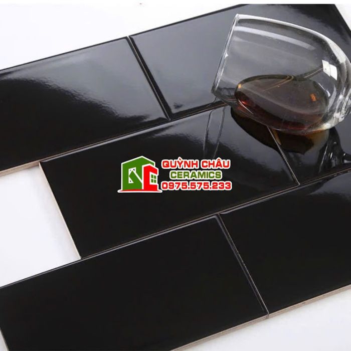 Gạch thẻ 10x20cm màu đen bóng phẳng