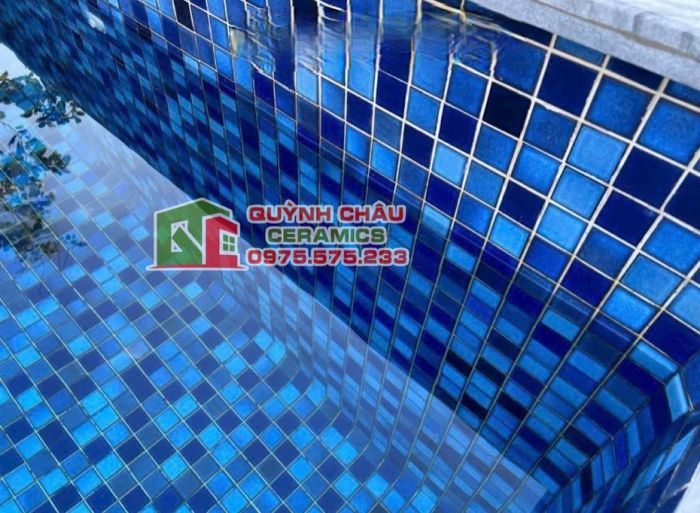 Gạch mosaic gốm mix màu xanh hiệu ứng