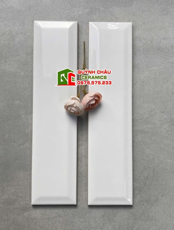 Gạch thẻ vát cạnh 6.8x28 màu trắng sứ bóng