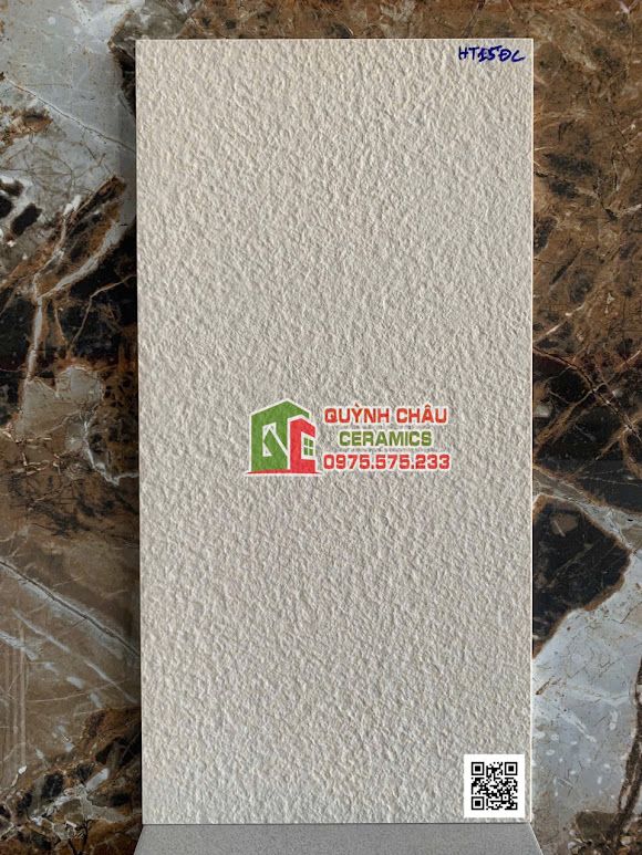 Gạch granite đồng chất 30x60 taicera màu kem nhám sần Gạch granite đồng chất 30x60 taicera màu kem nhám sần