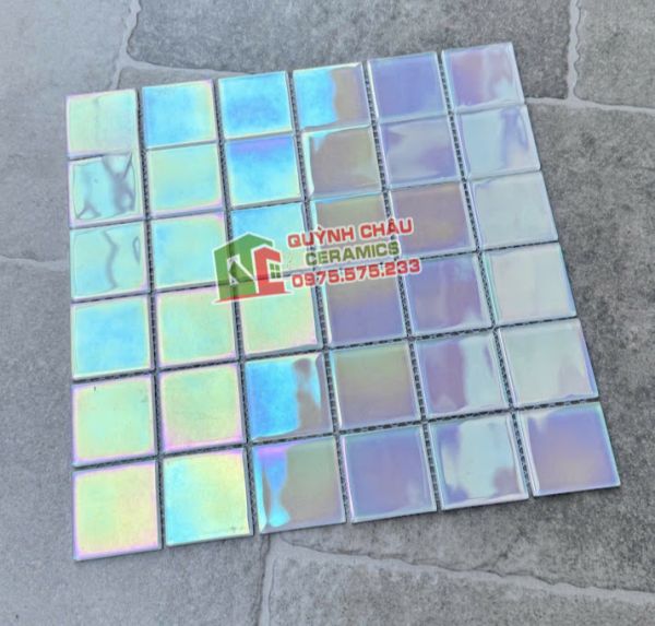 Gạch mosaic 48x48 thuỷ tinh màu trắng hồng