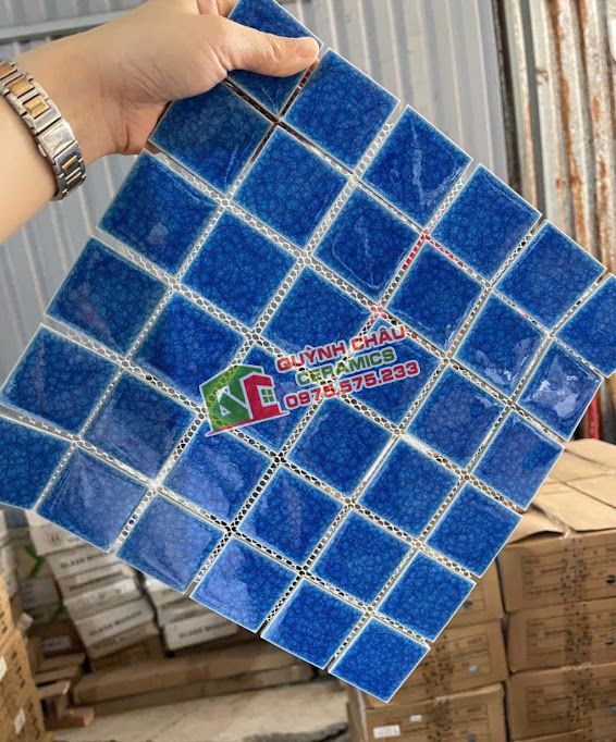 Gạch mosaic bể hồ bơi xanh biển men rạn