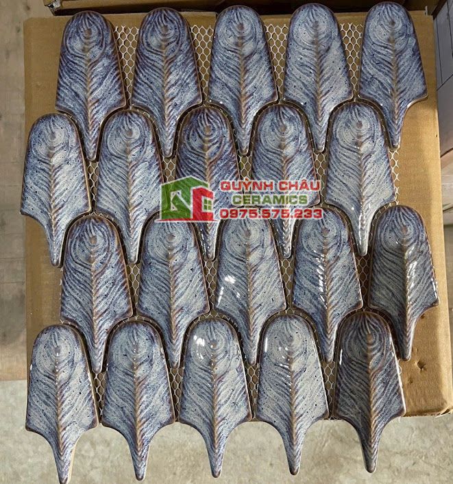 Gạch mosaic lông vũ màu sắc tím đẹp