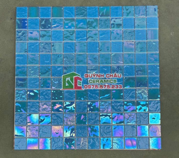 Gạch mosaic thuỷ tinh màu sắc xanh hồ bơi