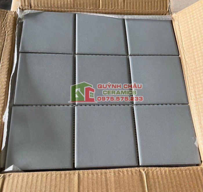 Gạch mosaic vỉ 10x10 chip thẻ màu xám mờ