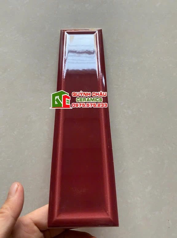 Gạch thẻ 6.8x28 bề mặt lõm đỏ bóng