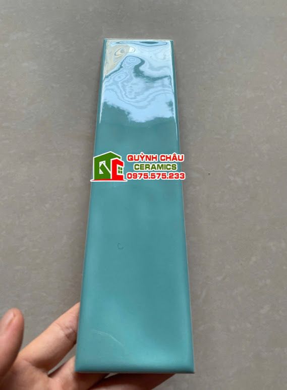 Gạch thẻ bóng 6.8x28 gợn sóng xanh ngọc