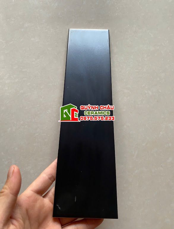 Gạch thẻ đen mờ 75x300 trung quốc
