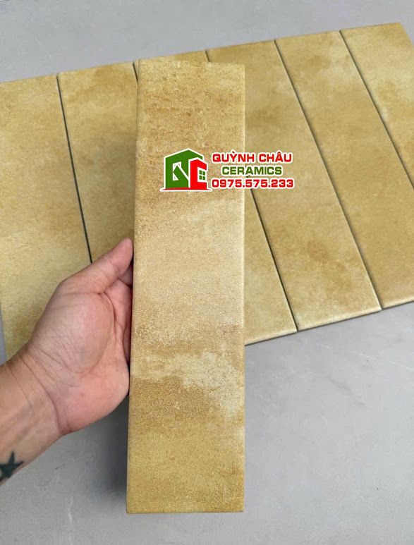 Gạch thẻ giả cổ màu vàng 75x300 đá mờ