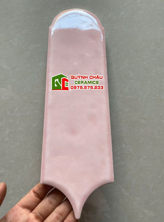 Gạch thẻ lông vũ màu hồng nhạt gợn sóng