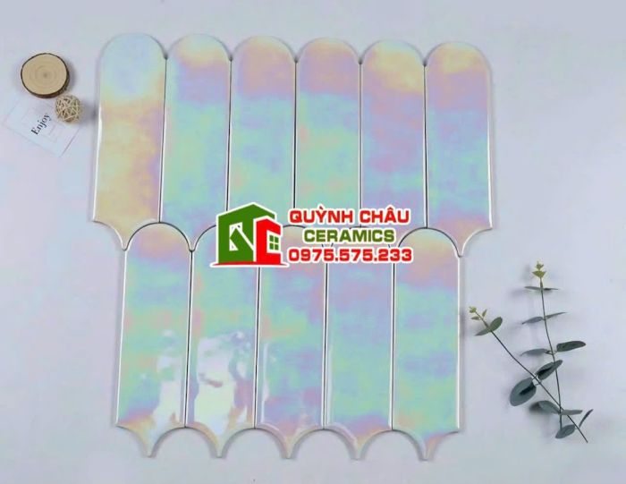 Gạch thẻ lông vũ màu ngọc trai gợn sóng