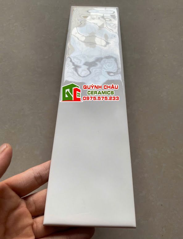 Gạch thẻ men lượn sóng 75x300 trung quốc