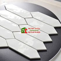 Gạch thẻ mũi tên trắng bóng gợn sóng
