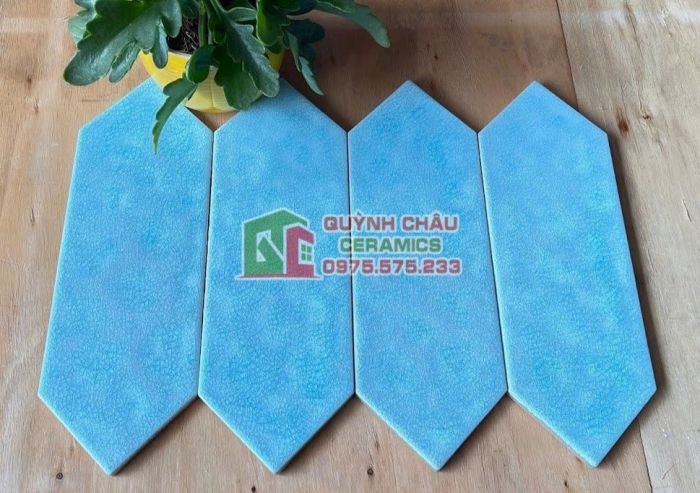 Gạch thẻ mũi tên xanh men rạn cao cấp