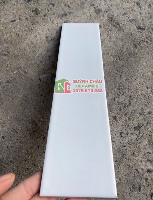 Gạch thẻ trắng mờ 75x300 trung quốc