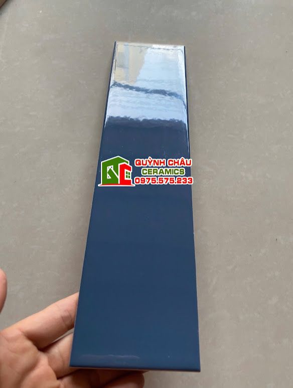 Gạch thẻ xanh dương 75x300 trung quốc