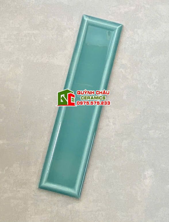 Gạch thẻ xanh ngọc 6.8x28 bề mặt lõm men bóng
