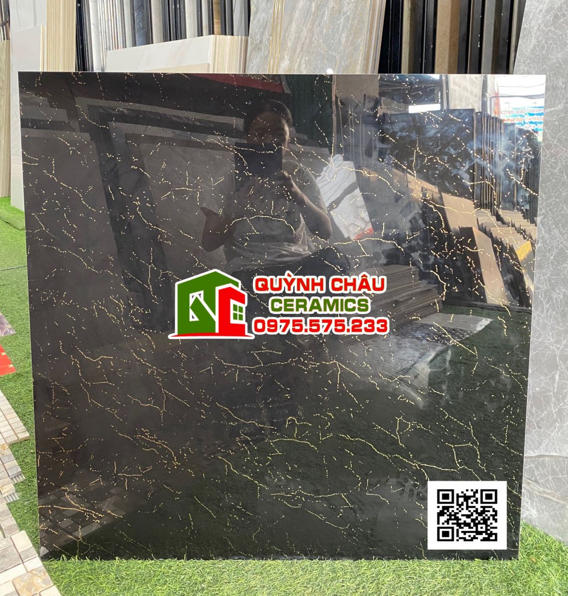 Gạch 80x80 khắc kim đen tuyền bóng kính
