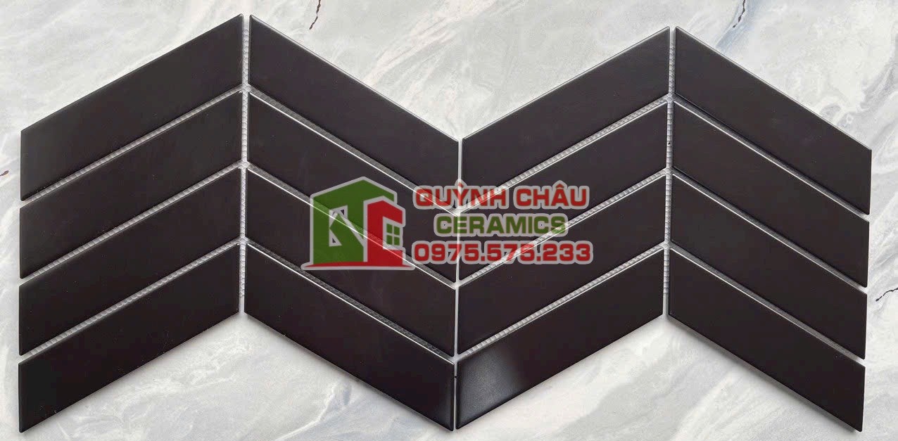 gạch mosaic màu đen tuyền hình ghép xương cá