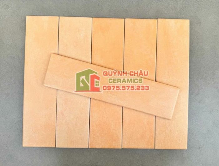 Gạch thẻ 75x300 mờ gốm mix màu vàng hiệu ứng