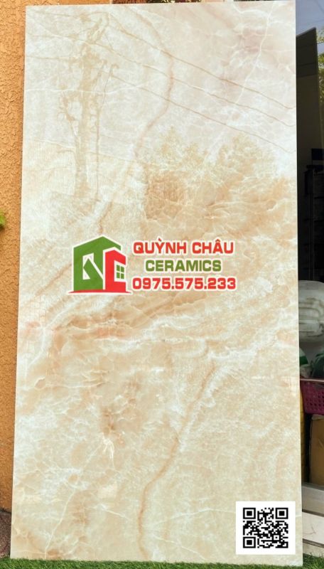 Gạch 90x180 vân đá vàng lộng lẫy lát phòng khách biệt thự nhà nghỉ