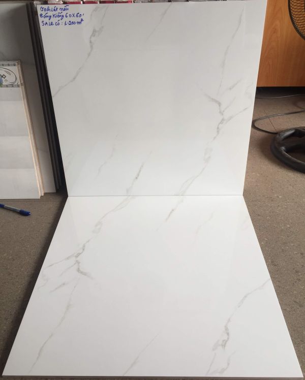 Gạch lát nền 60x60 cmc trắng vân mây giá rẻ