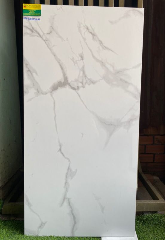 Gạch ốp lát bóng kiếng 600x1200 trắng vân mây trung quốc giá rẻ