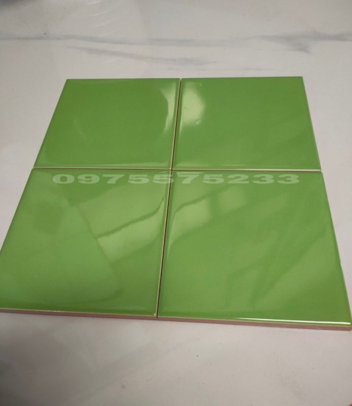 Gạch thẻ ốp tường 10x10 xanh lá cây trang trí