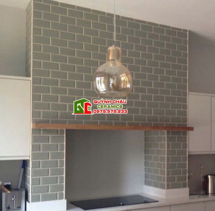 Gạch thẻ vát cạnh 75x150 xám nhạt bóng