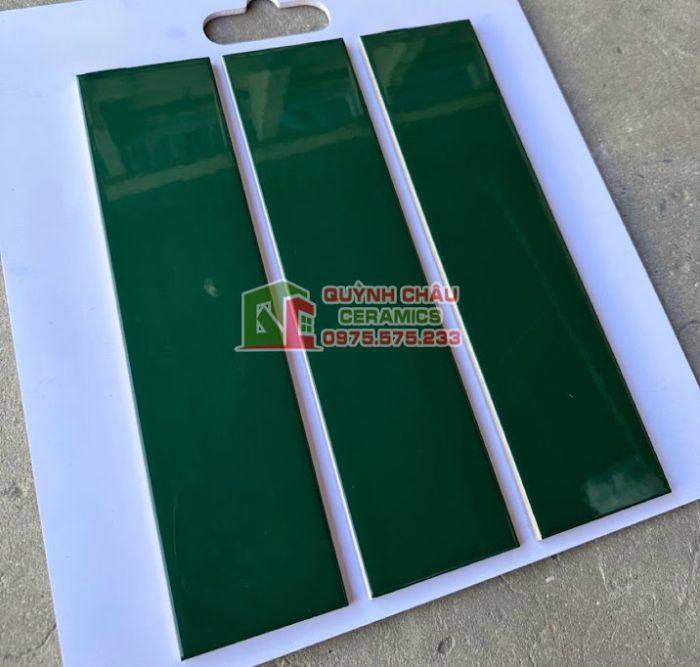 Gạch thẻ xanh bóng 75x300 trang trí