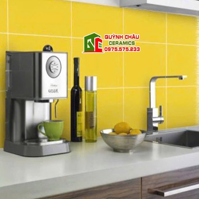Gạch thẻ 20x20cm màu vàng bóng