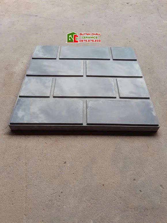 Gạch cổ Hội An màu xám lát sân vườn 40x40cm