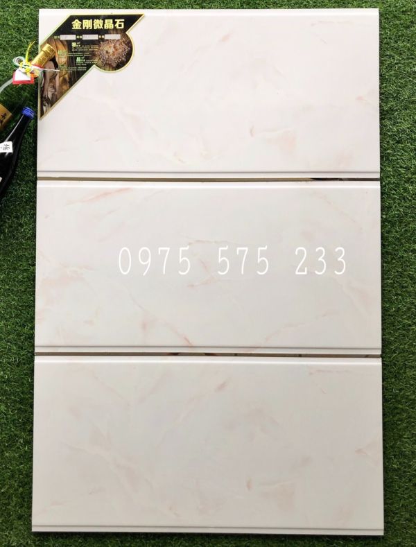 Gạch dán tường 40x80 phòng khách vân ngẫu nhiên đẹp