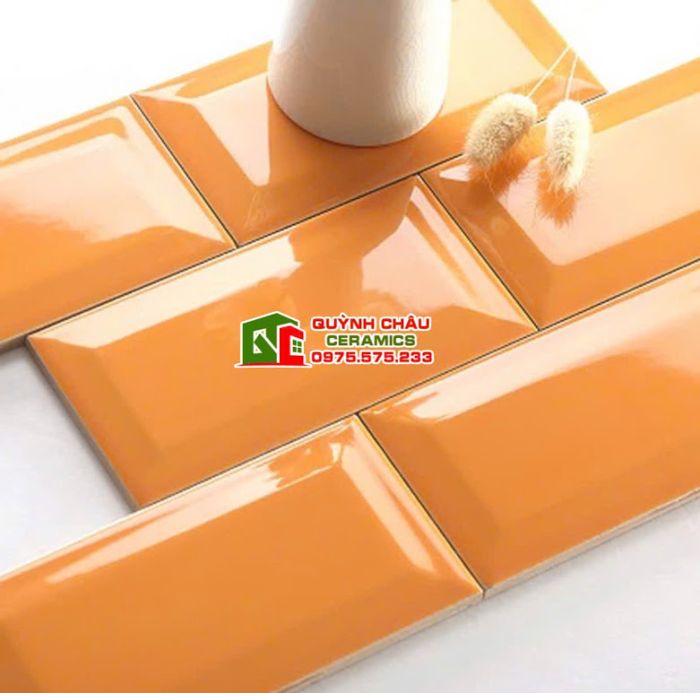 Gạch thẻ vát cạnh 75x150 vàng cam bóng