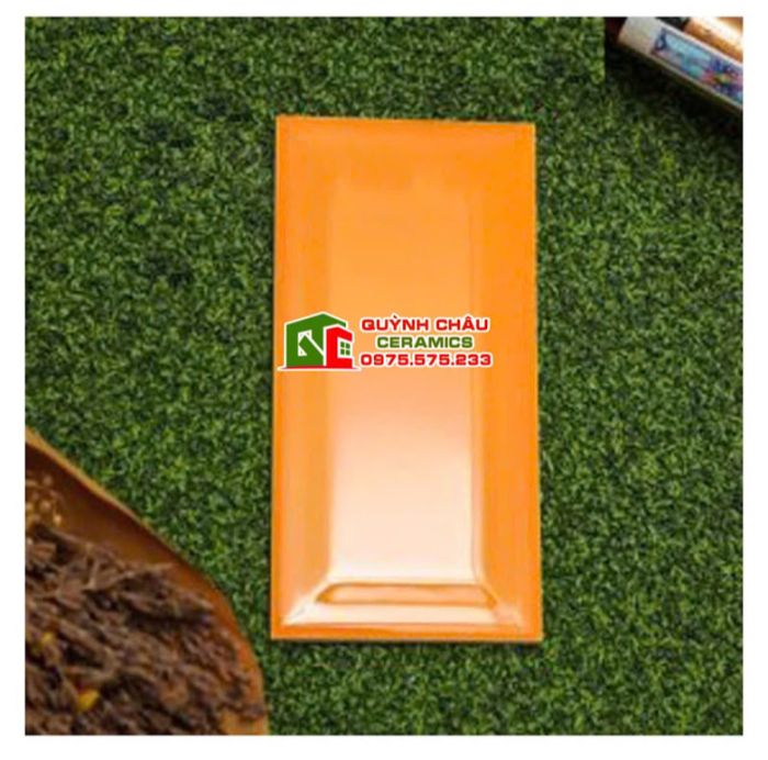 Gạch thẻ vát cạnh 75x150 vàng cam bóng