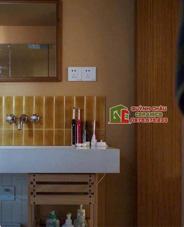 Gạch thẻ màu vàng men rạn 6x20 xương đá