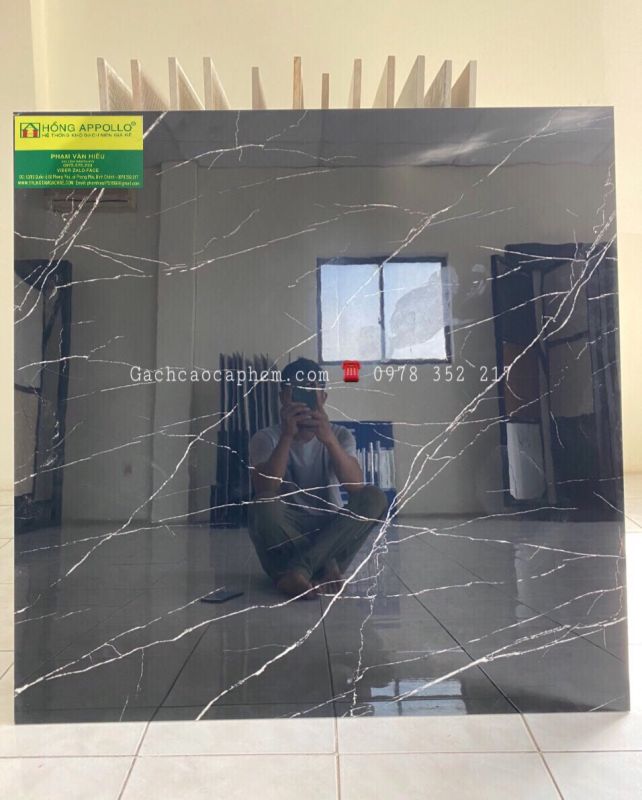 Gạch bóng kiếng 1000x1000 đen vân trắng