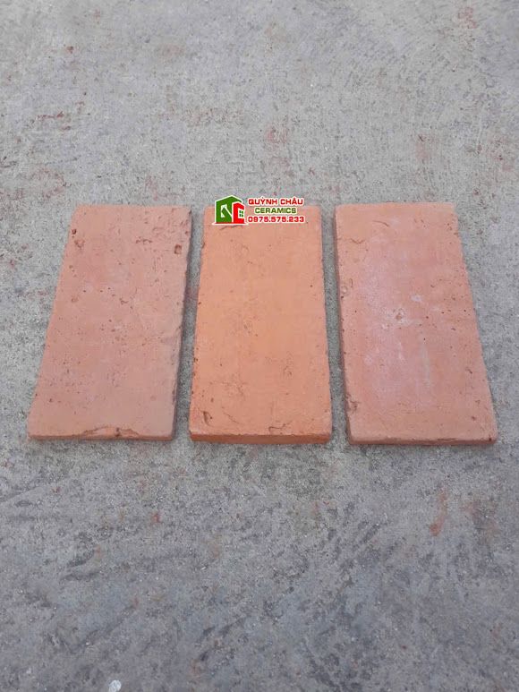 Gạch thẻ chữ nhật giả cổ ốp lát trang trí màu vàng cam