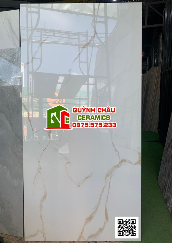 Gạch ốp lát 60x120 màu trắng vân khói vàng siêu bóng đẹp mắt