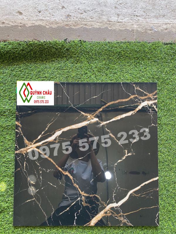 Gạch bóng kiếng 60x60 vân đen vi tinh siêu bóng ốp mặt tiền đẹp 4017