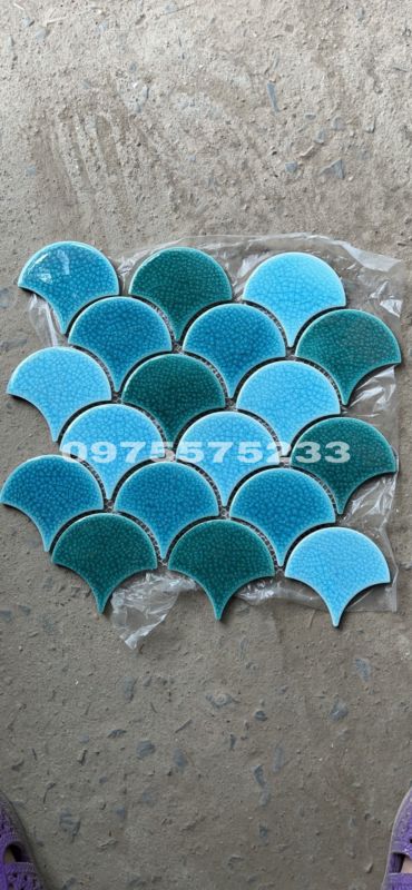 Gạch vảy cá mosaic men gốm rạn