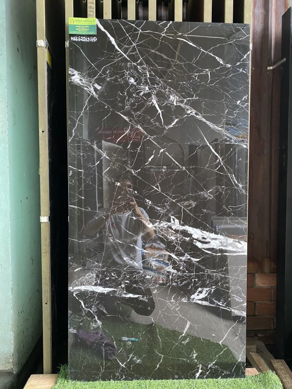 Gạch khổ lớn dán tường lát nền 60x120 đen vân trắng tia sét chớp