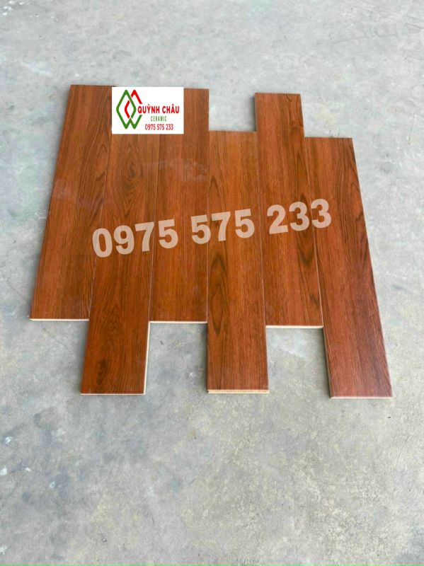 Gạch giả gỗ nâu đỏ 15x80 vân gỗ lát nền phòng ngủ